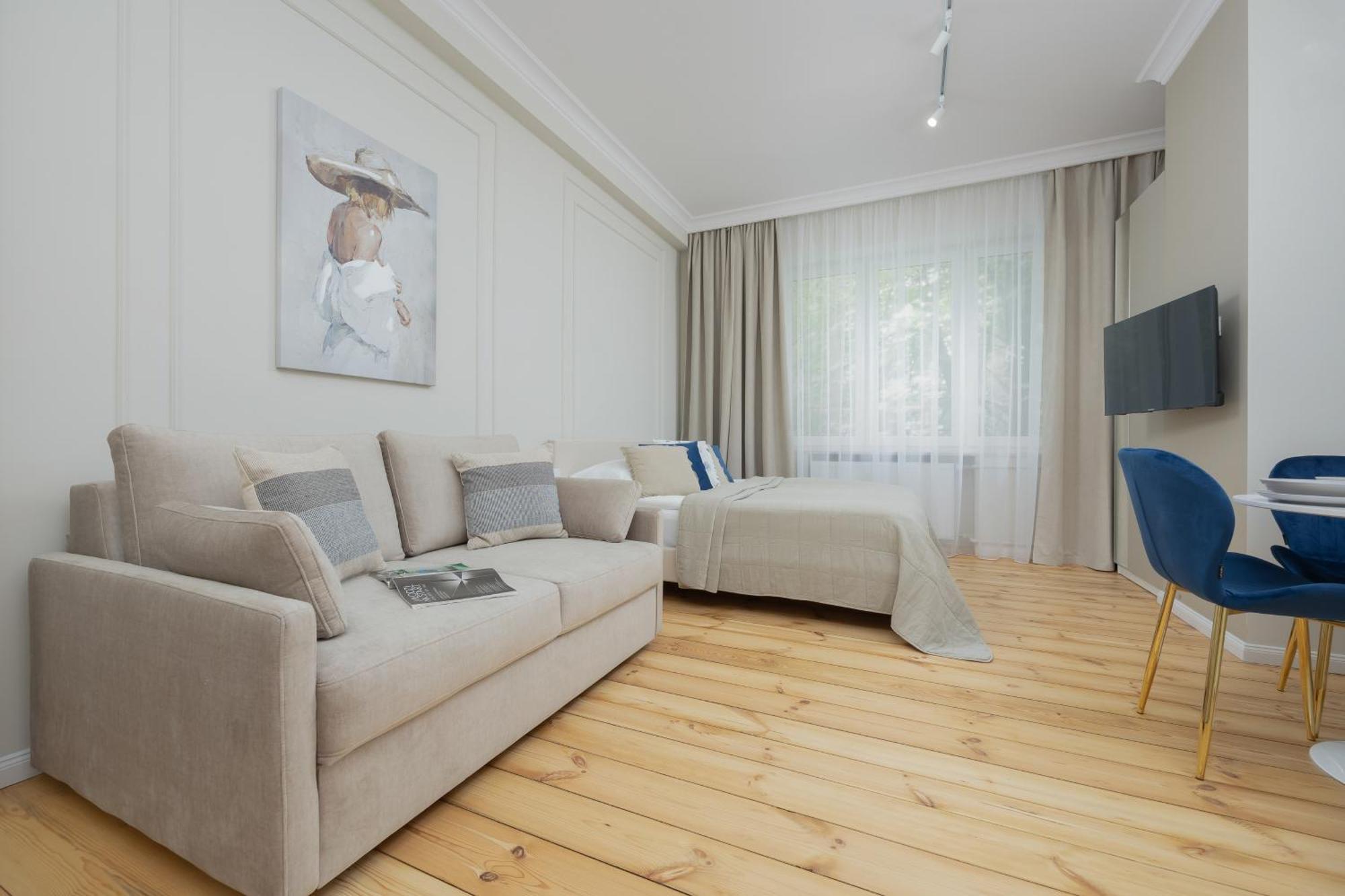 Apartament Elegant Grojecka In By Renters Warszawa