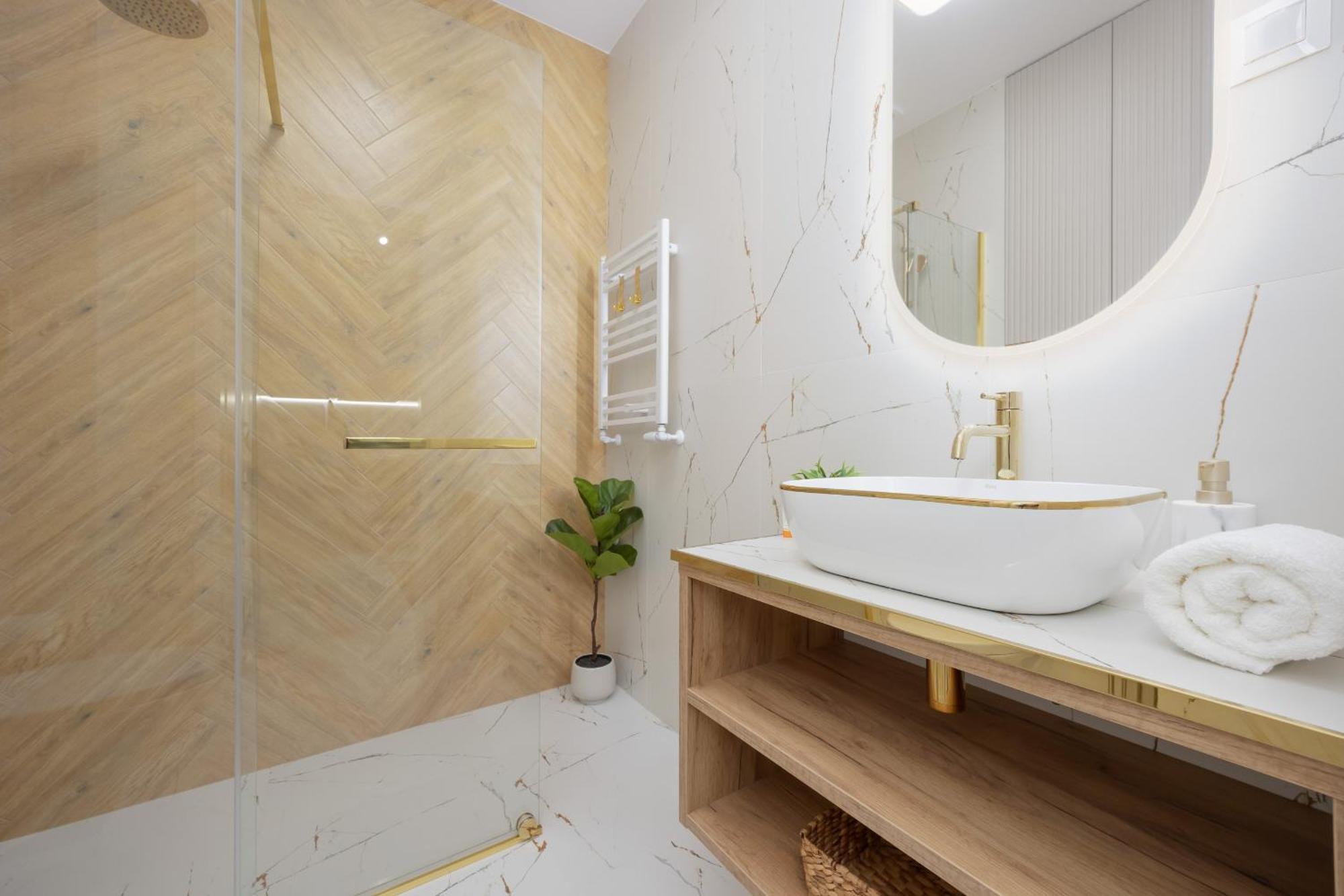 Elegant Grojecka In By Renters Varsavia