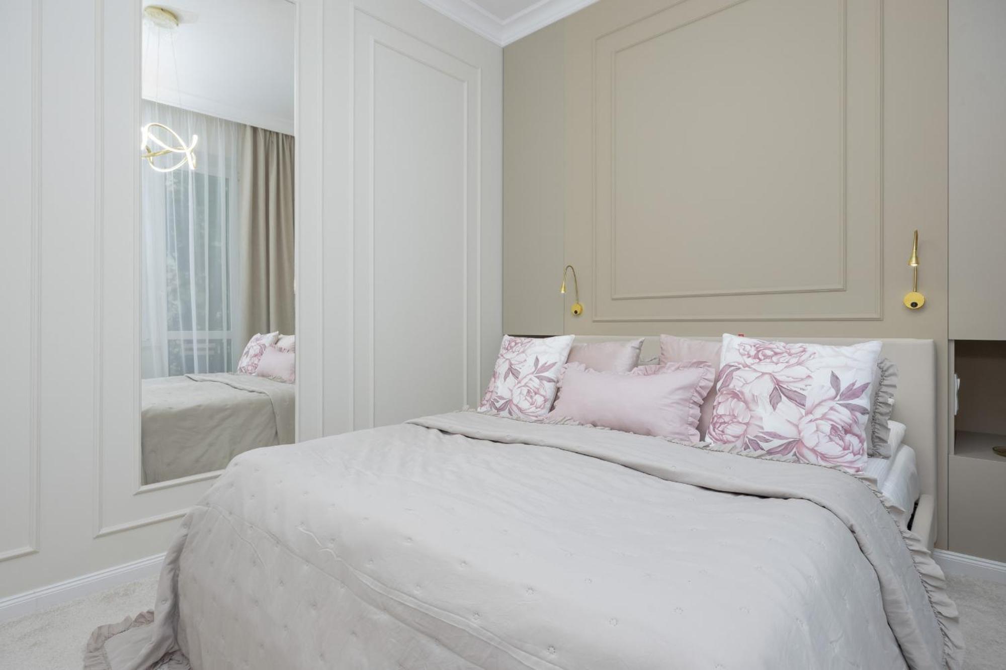 Elegant Grojecka In By Renters Appartamento